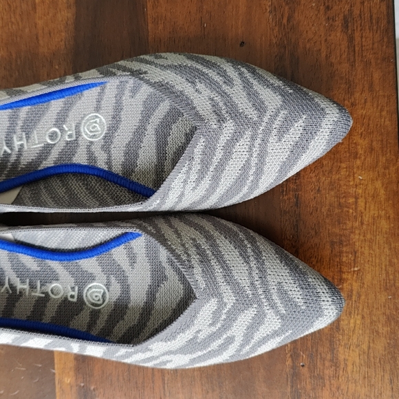 Rothy's Point, Gray Zebra, SZ 9 - Picture 6 of 12